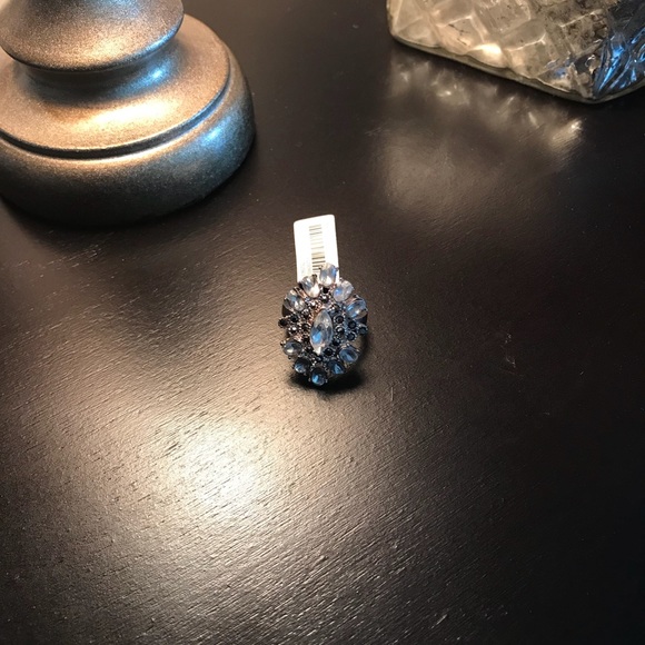 Banana Republic Statement Ring. Size 6. NWT - Picture 3 of 3